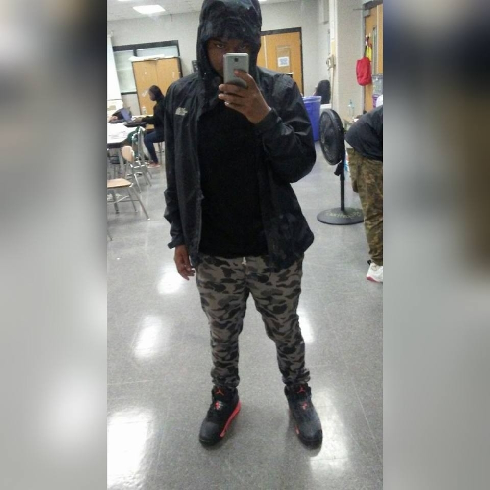 Meet your Posher, Taron